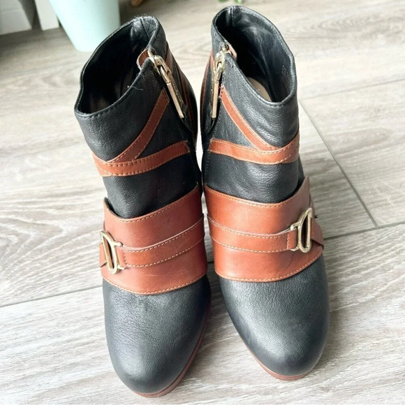 Cole Haan Carolyn Leather Heeled Ankle Boots - Picture 10 of 16